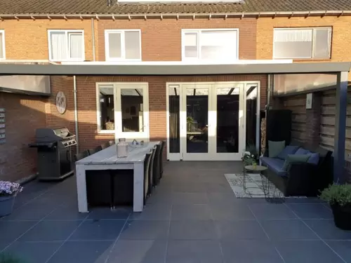 Planten onder een veranda