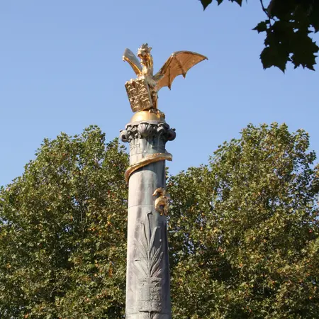 Alexsar Art Tuinschilderij Gouden Draak Station 50x50cm - afbeelding 1