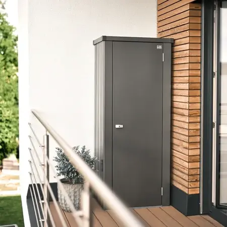Biohort terraskast Julia M HIGH donkergrijs metallic op terras