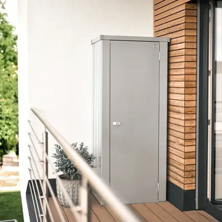 Biohort terraskast Julia M HIGH zilver metallic op terras