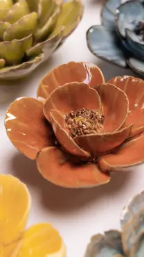 Keramiek Wandbloem Burnt Orange Poppy sfeer