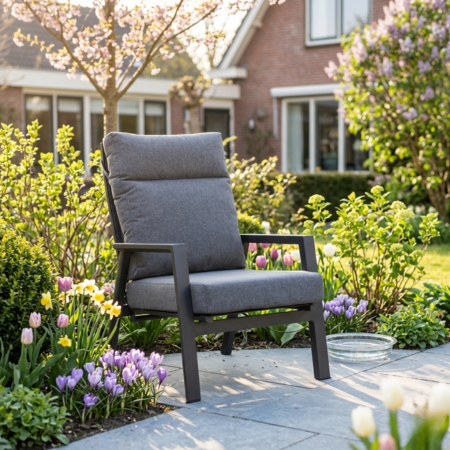 Loungestoel Ohio sfeer zomerse tuin