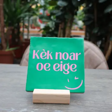 Tegeltje Kek noar oe eige