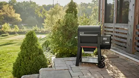 Weber houtskool barbecue searwood 600 24 pallet smoker zwart